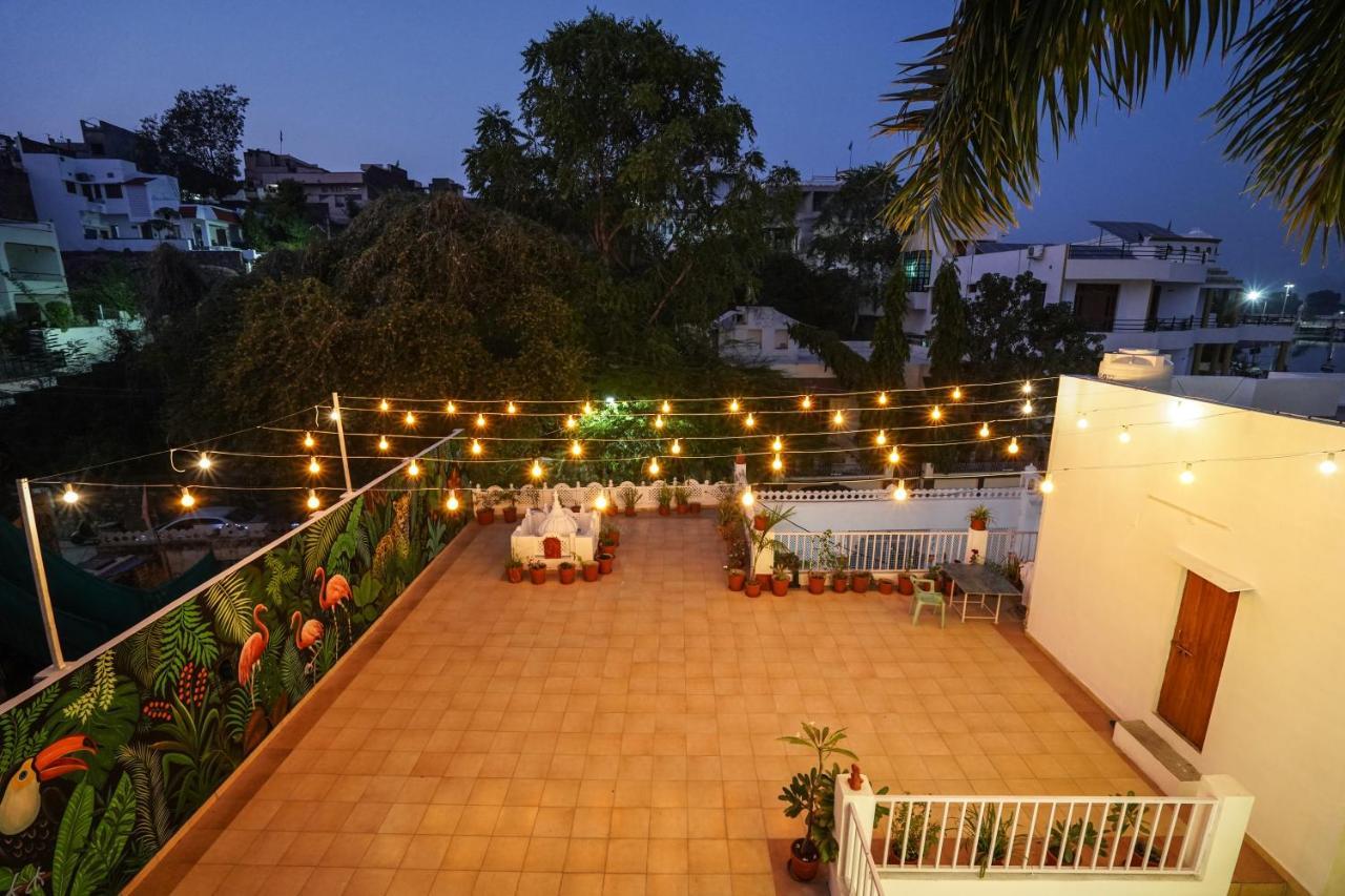 Natural Lake View Hotel Udaipur Bagian luar foto