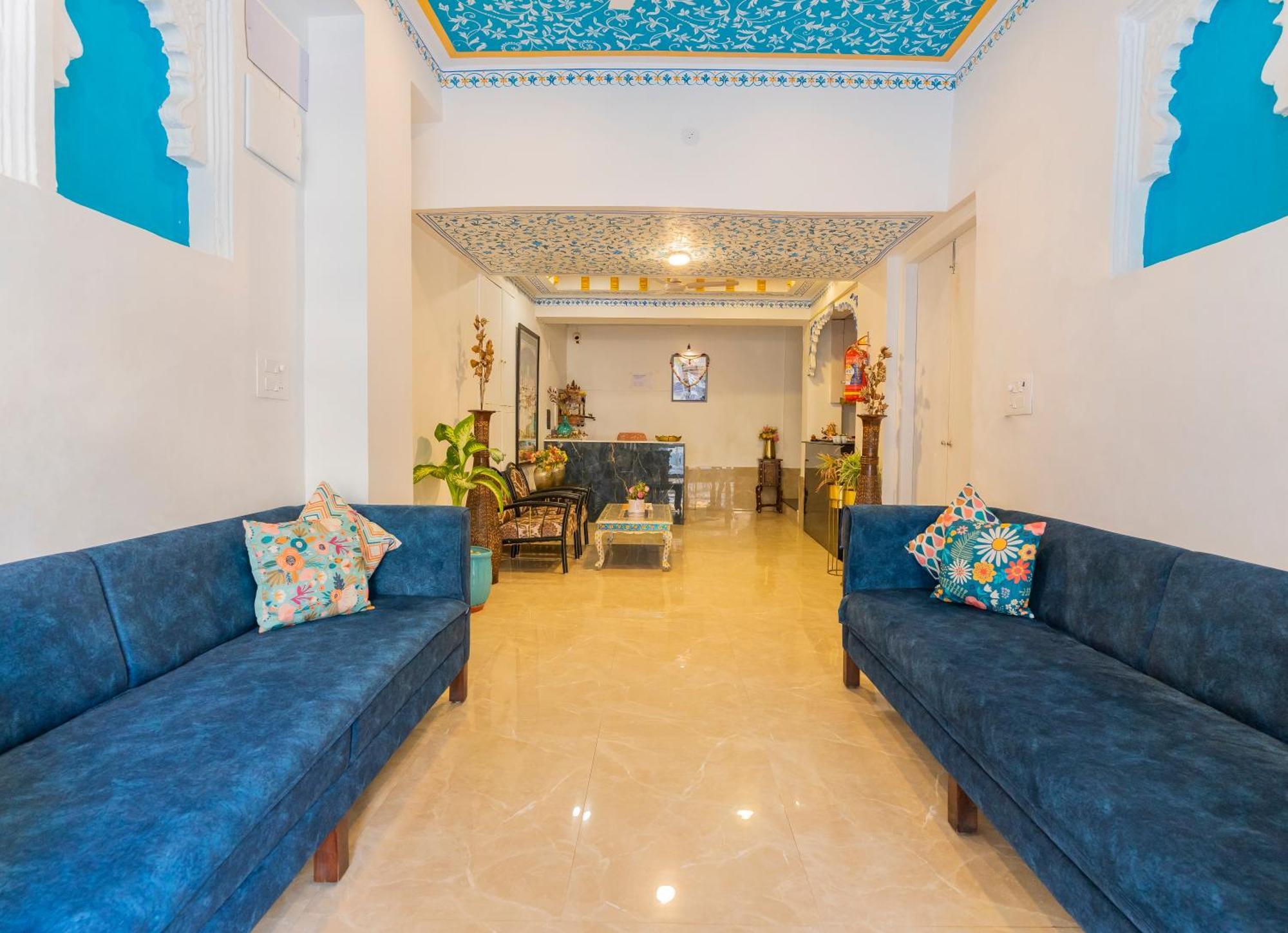 Natural Lake View Hotel Udaipur Bagian luar foto
